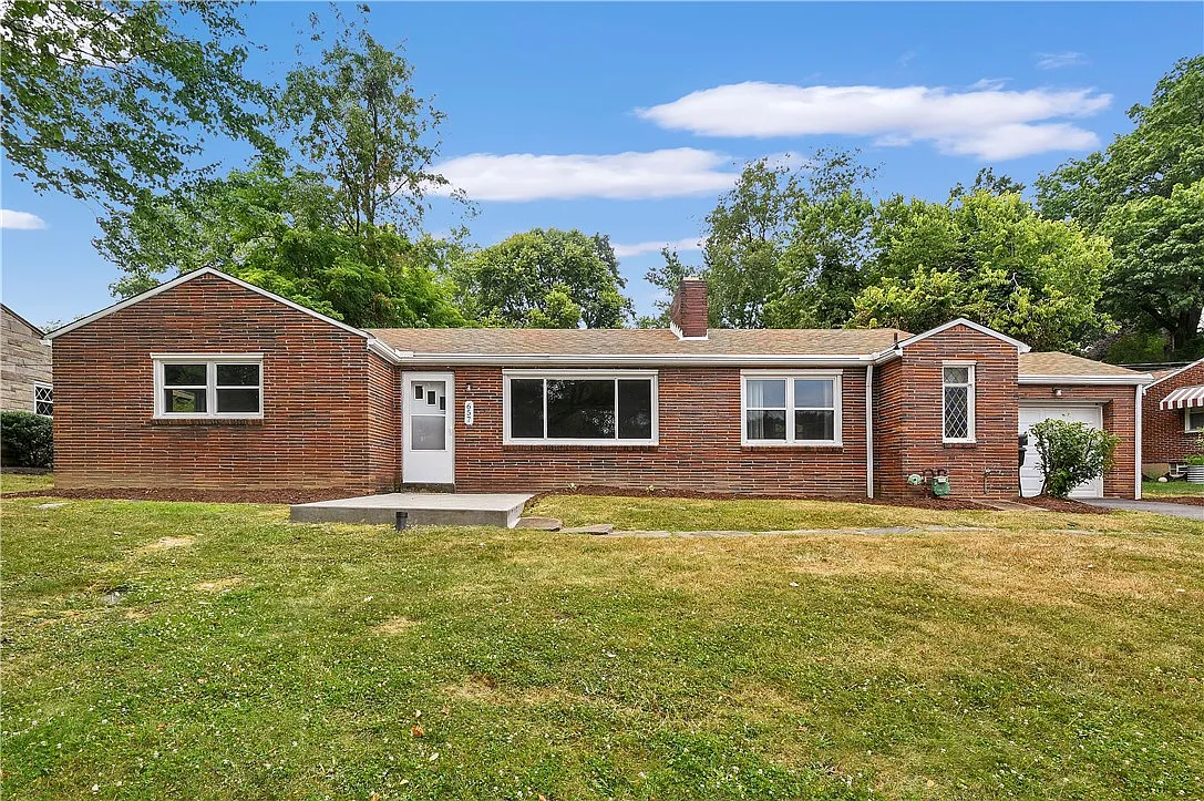657 Rolling Green Dr photo 1