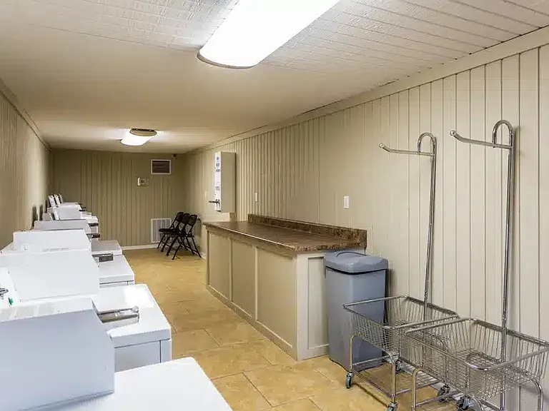 Brookfield Apartments — Photo 6