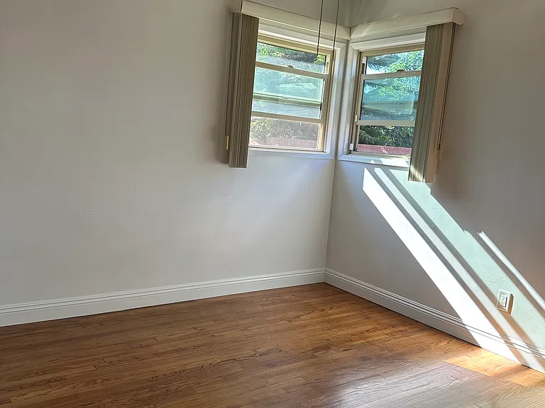 14624 Hutchcroft St — Photo 13