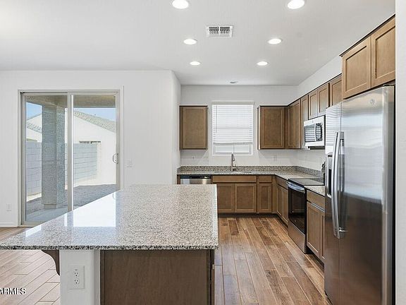 4th image of 9968 W MITCHELL Avenue