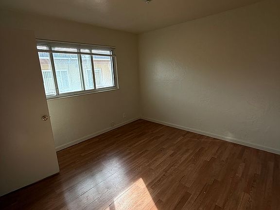5th image of 142 & 150 Graham Ave #150-03
