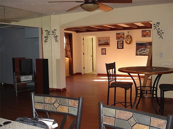 4th image of 23462 Patera Ave