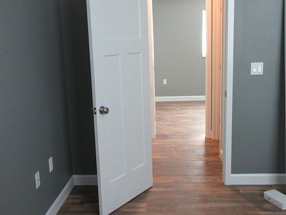 3rd image of 1009 N East Ave
