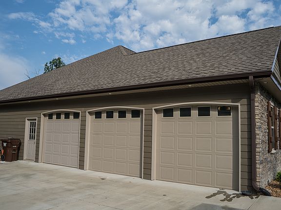 3 Car Garage