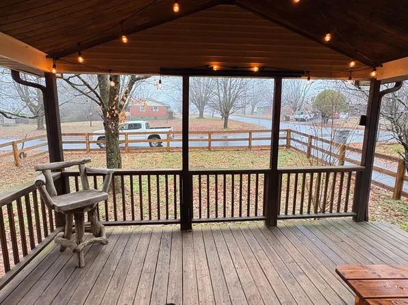 405 Hazel Dr, Greenbrier, TN 37073