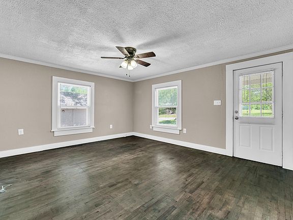 4th image of 301 E Miller Road