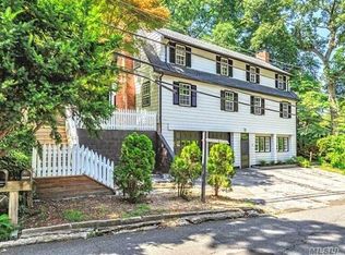 21 Glenna Little Trl, Huntington, NY 11743