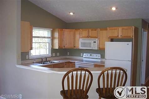 3rd image of 11454 N Lake Dr