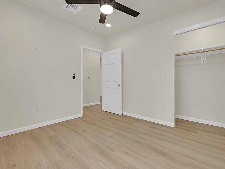207 E Valeska Rd — Photo 9