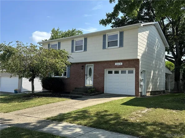 75 Caprice Dr, Cheektowaga, NY 14227