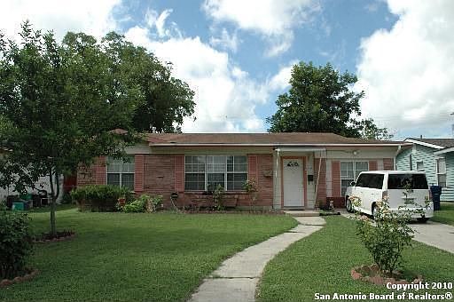 1st image of 106 Basswood Dr