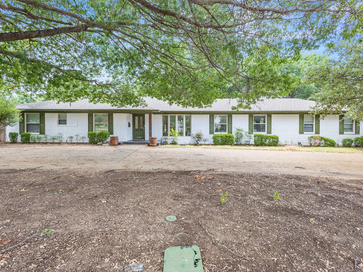 4 bed, 2215 sqft, $6,000 — Photo 2