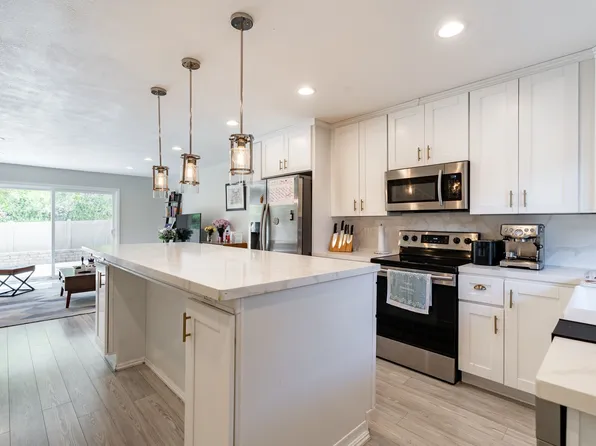 277 Countrywood Ln, Encinitas, CA 92024