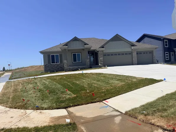 4404 Chennault St, Bellevue, NE 68123