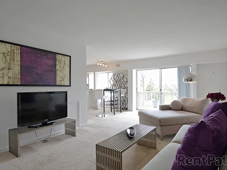 Cavalier Country Club Apartments — Photo 3