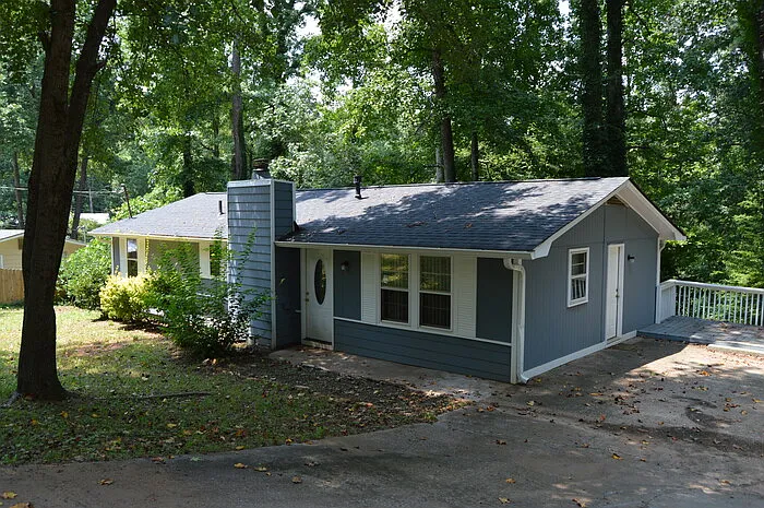 110 Wildwood Dr — Photo 2