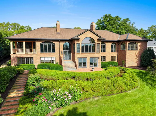 1815 Rainbow Ave, De Pere, WI 54115