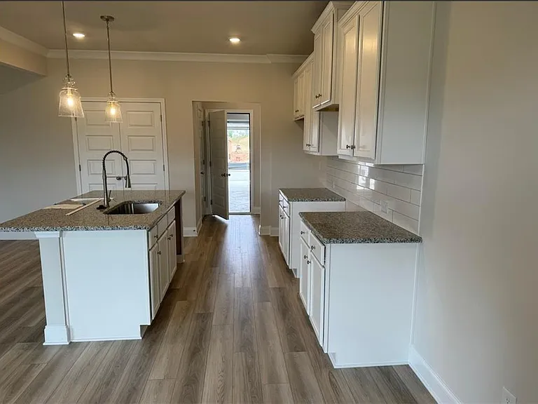 3250 Westgate Park Dr — Photo 4