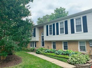 5511 Sideburn Rd, Fairfax, VA 22032