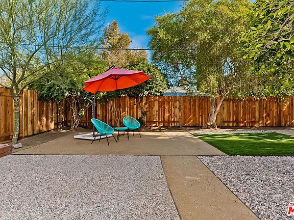 3rd image of 7236 Encino Ave #7236