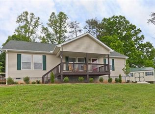 98 River Top Rd, Marshall, NC 28753