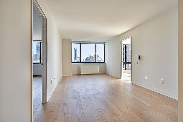 1st image of 1 Columbus Pl APT N28b