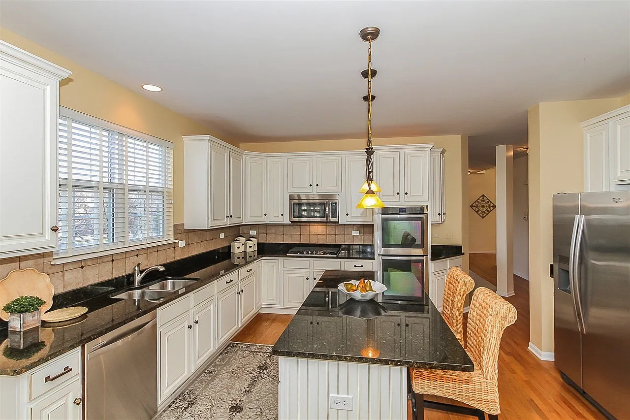 1429 Eastgate Ln photo 1