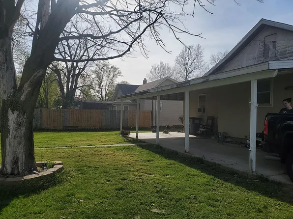 201 W South St, Colchester, IL 62326