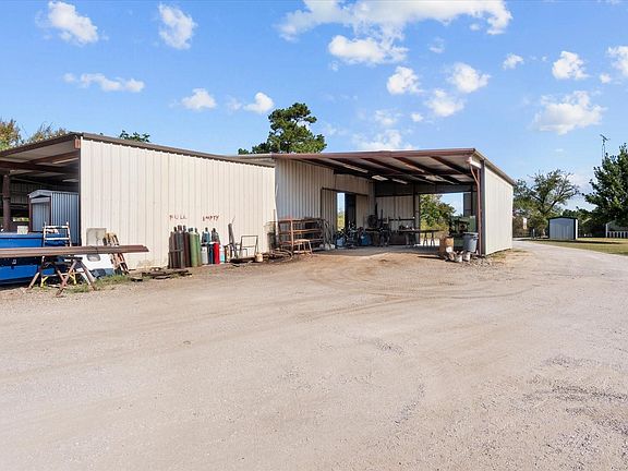 4th image of 1023 Fm 1696 Rd W