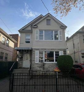 4311 156th St, Flushing, NY, 11355
