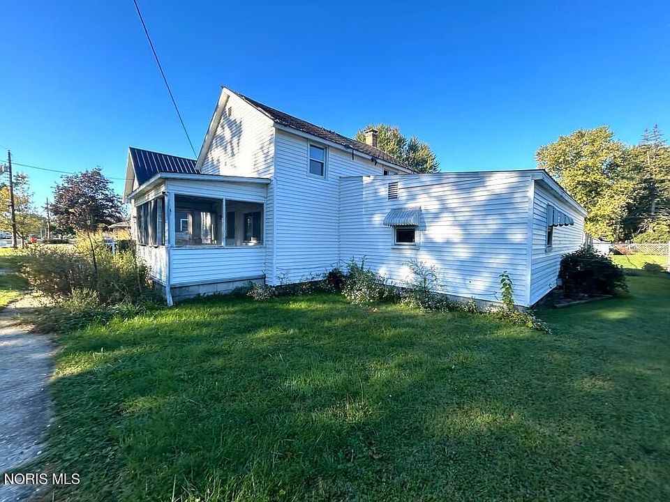 2nd image of 1630 Park St