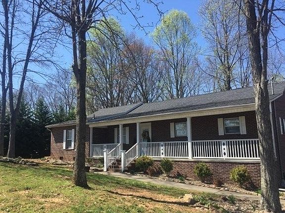 2nd image of 5615 Oxford Cir