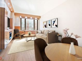305w16, New York, NY 10011