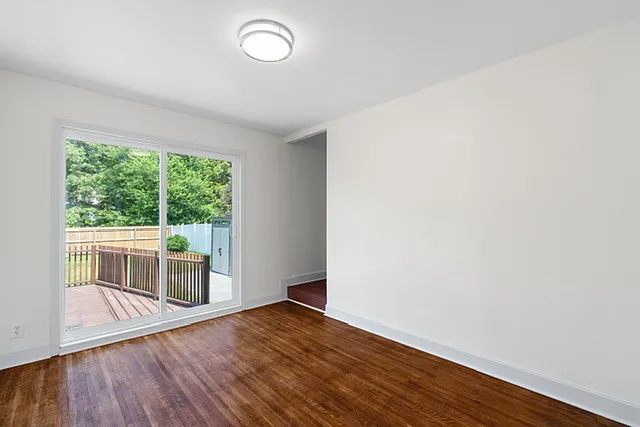 2647 Drayton Dr — Photo 14