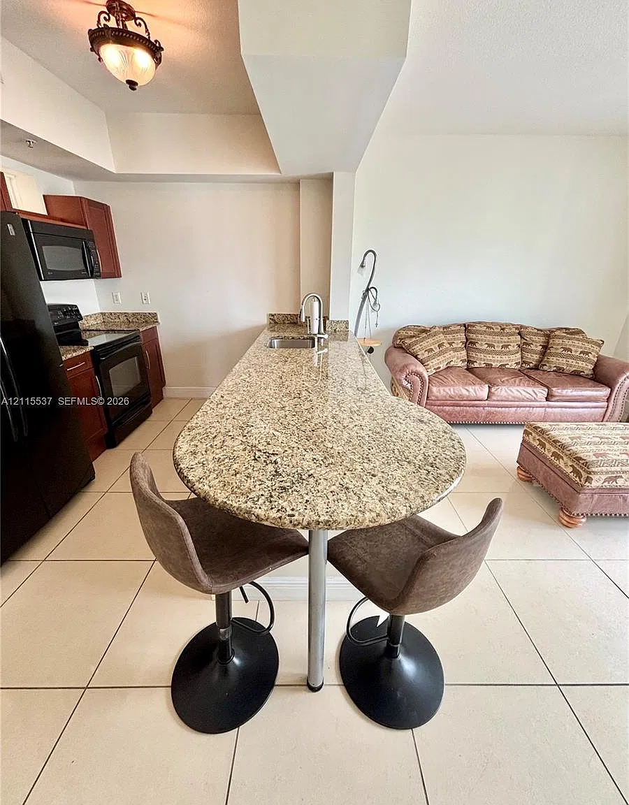 Downtown Dadeland Condo N — Photo 4