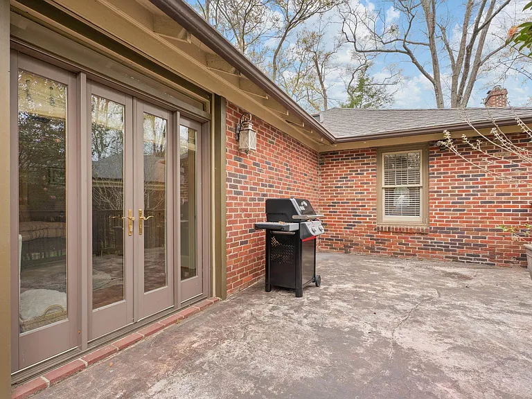 309 Randall St — Photo 37