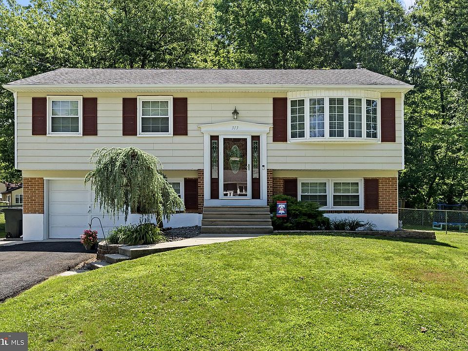 1st image of 313 Signey Ln