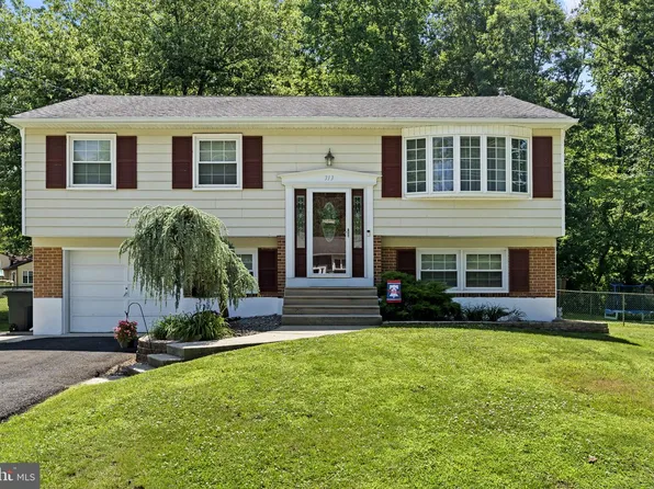 313 Signey Ln, Somerdale, NJ 08083