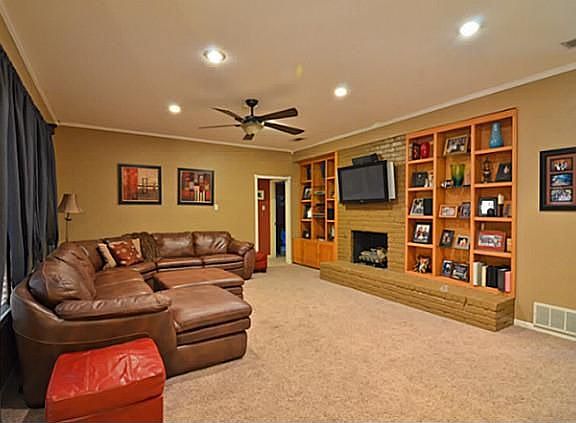 3rd image of 700 Hurst Dr