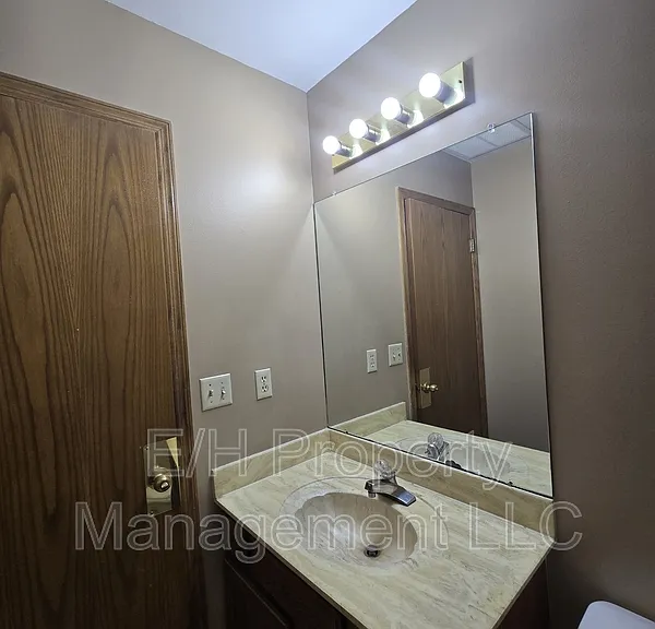 9105 W Westlawn St #1 — Photo 27