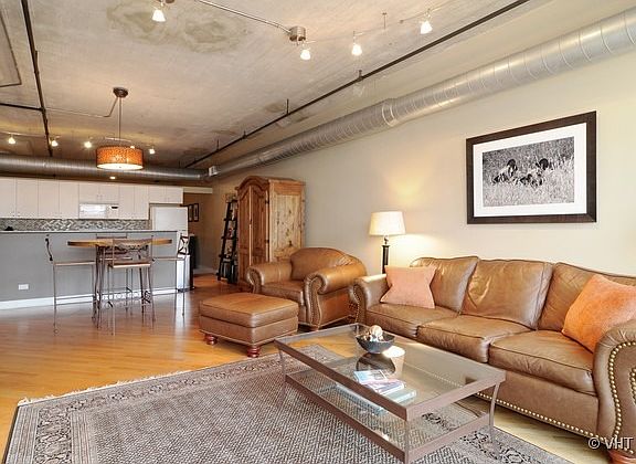 3rd image of 411 W Ontario St APT 621
