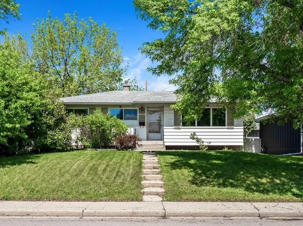 1032 89th Ave SW, Calgary, AB T2V 0W4