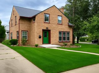 8302 Currie Ave, Wauwatosa, WI 53213