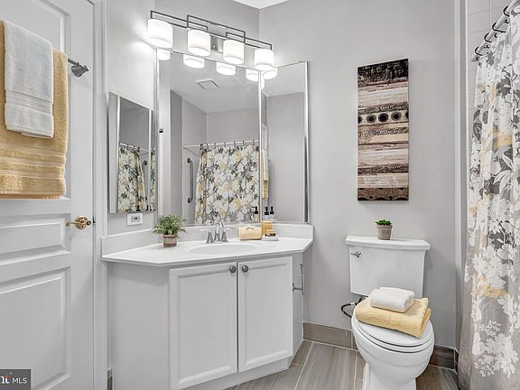 4th image of 2204 Westcourt Ln APT 301