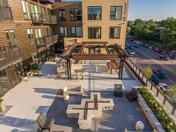 2nd image of 2621 Lyndale Ave S #Augvageef
