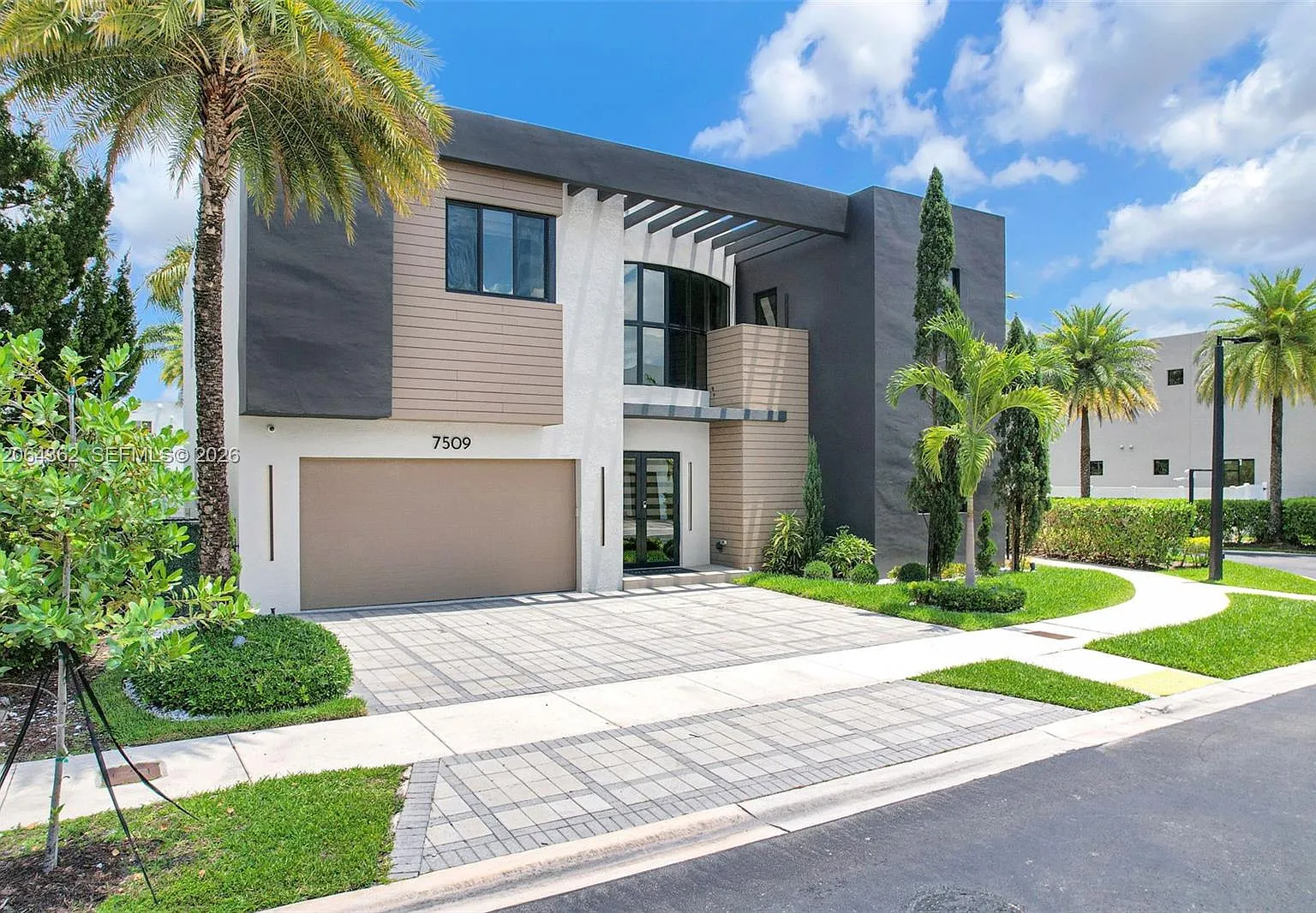 Doral Commons Residential — Photo 2