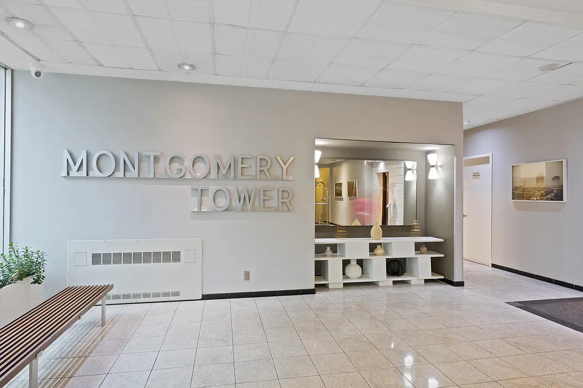 Building Photo - 135 Montgomery St #5B