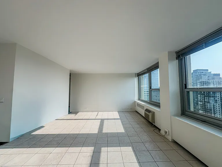 1255 N Sandburg Ter #2403 — Photo 10