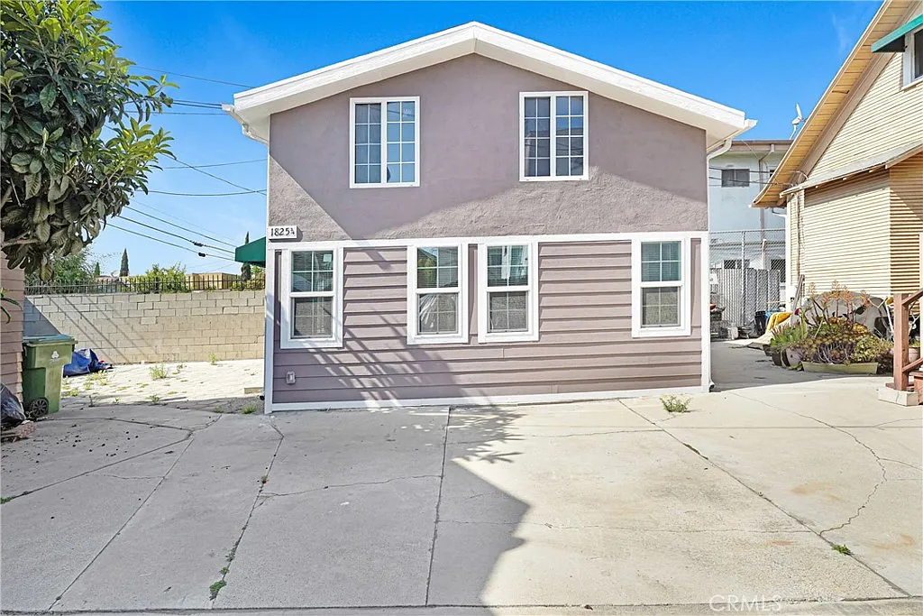 Studio, 300 sqft, $1,700 — Photo 1