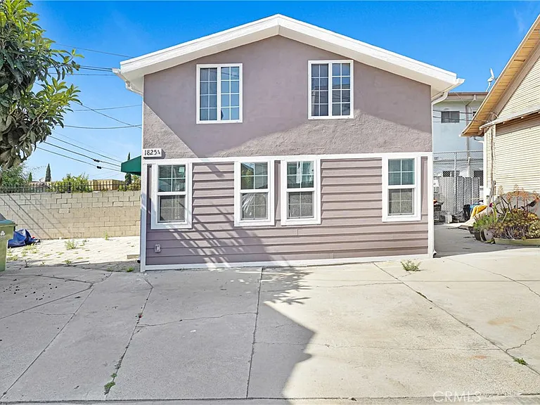 1823 3/4 S Van Ness Ave — Photo 1
